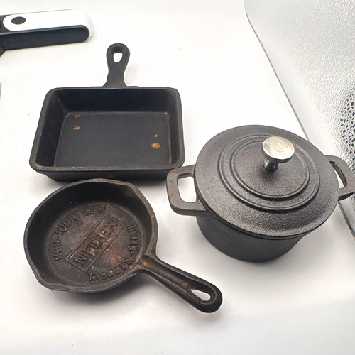 Lot cast iron - iron, 4-piece